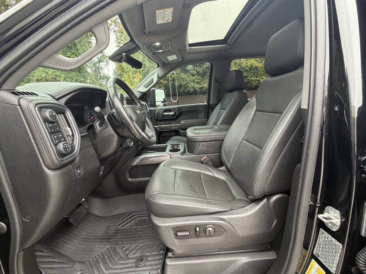 Used 2020 Chevrolet Silverado 2500 LTZ w/ LTZ Premium Package AWD/4WD image 4