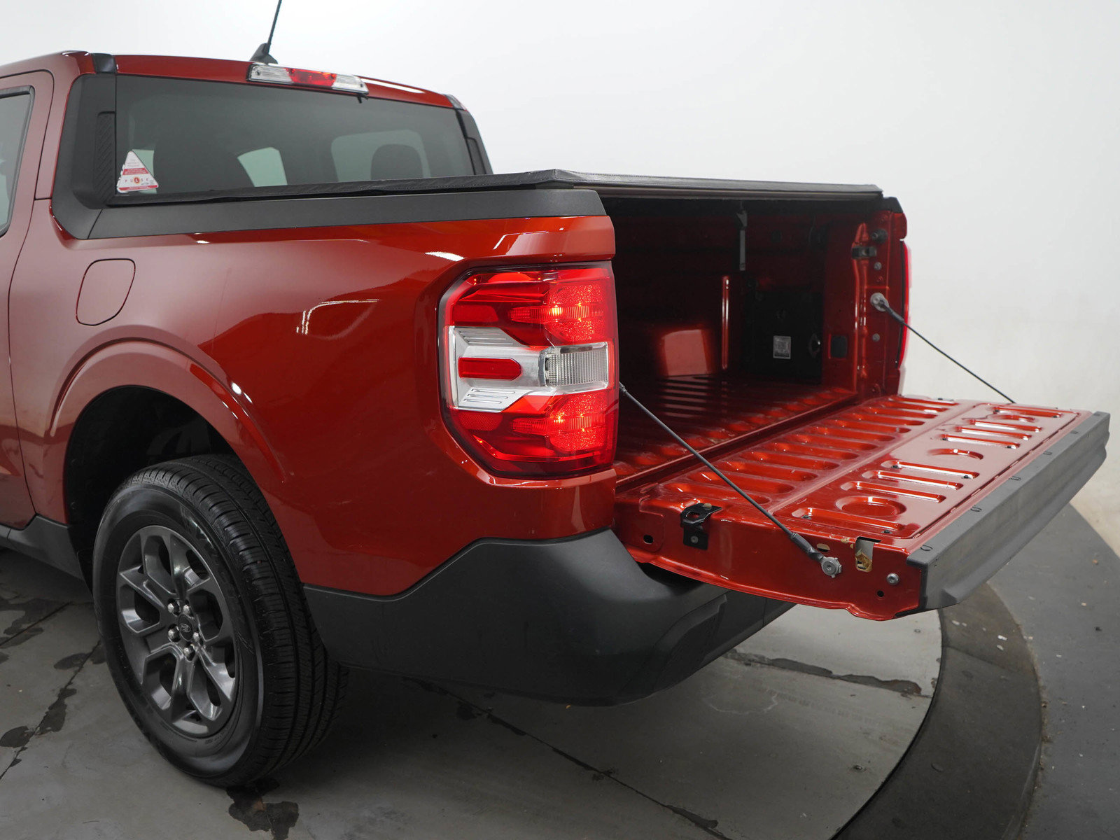 Used 2024 Ford Maverick XLT FWD image 9