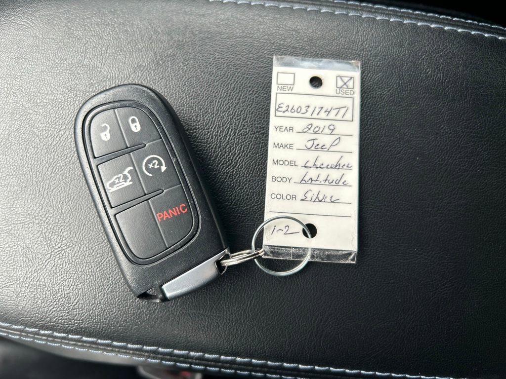 Used 2019 Jeep Cherokee Latitude Plus w/ Comfort/Convenience Group image 34