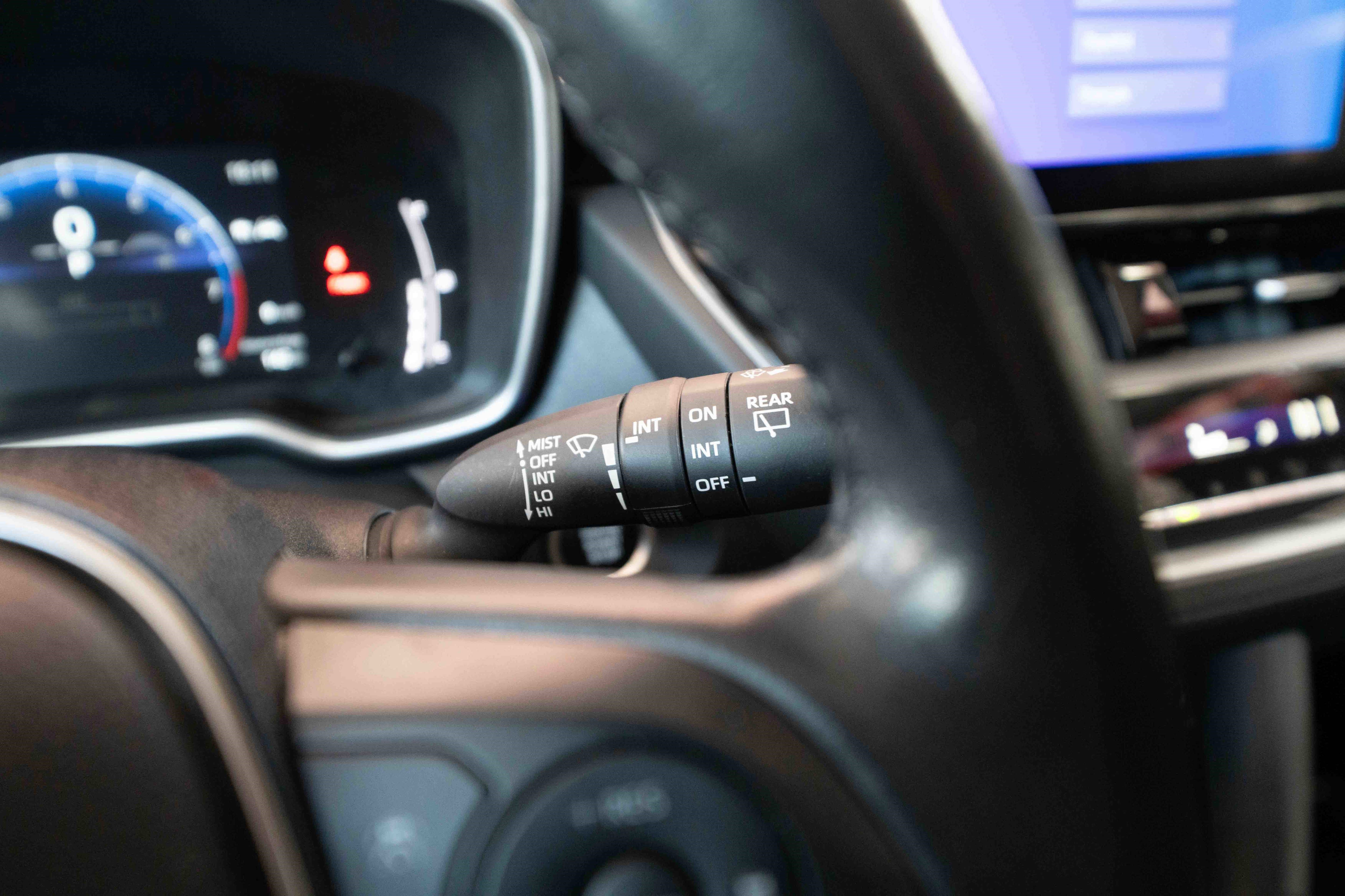 Used 2023 Toyota Corolla Cross XLE image 14