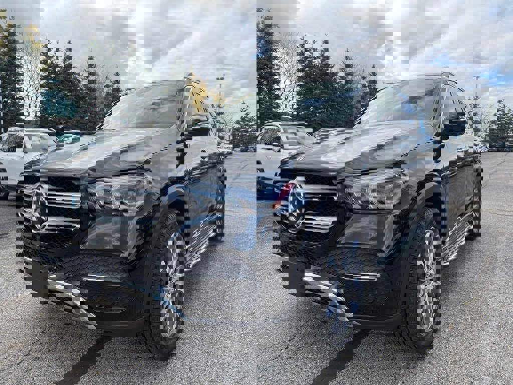 Used 2022 Mercedes-Benz GLE 350 4MATIC w/ Premium Package image 3