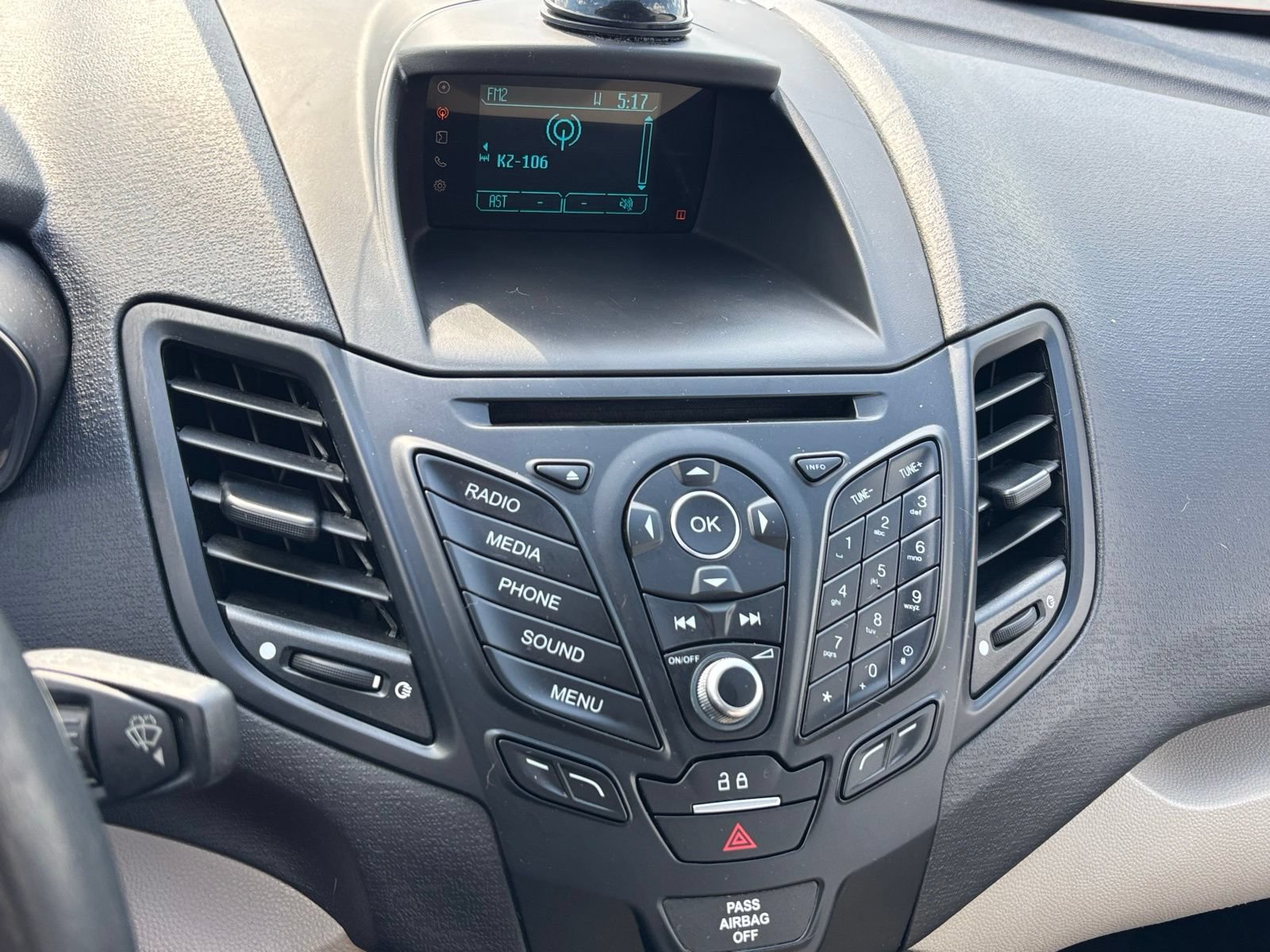 Used 2016 Ford Fiesta SE FWD image 24
