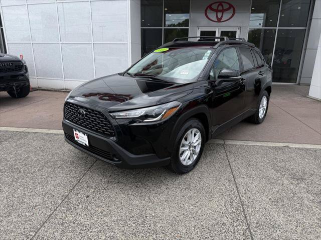 Certified 2022 Toyota Corolla Cross LE AWD/4WD image 4