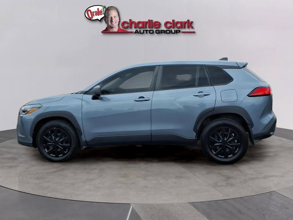 Used 2022 Toyota Corolla Cross L FWD image 2