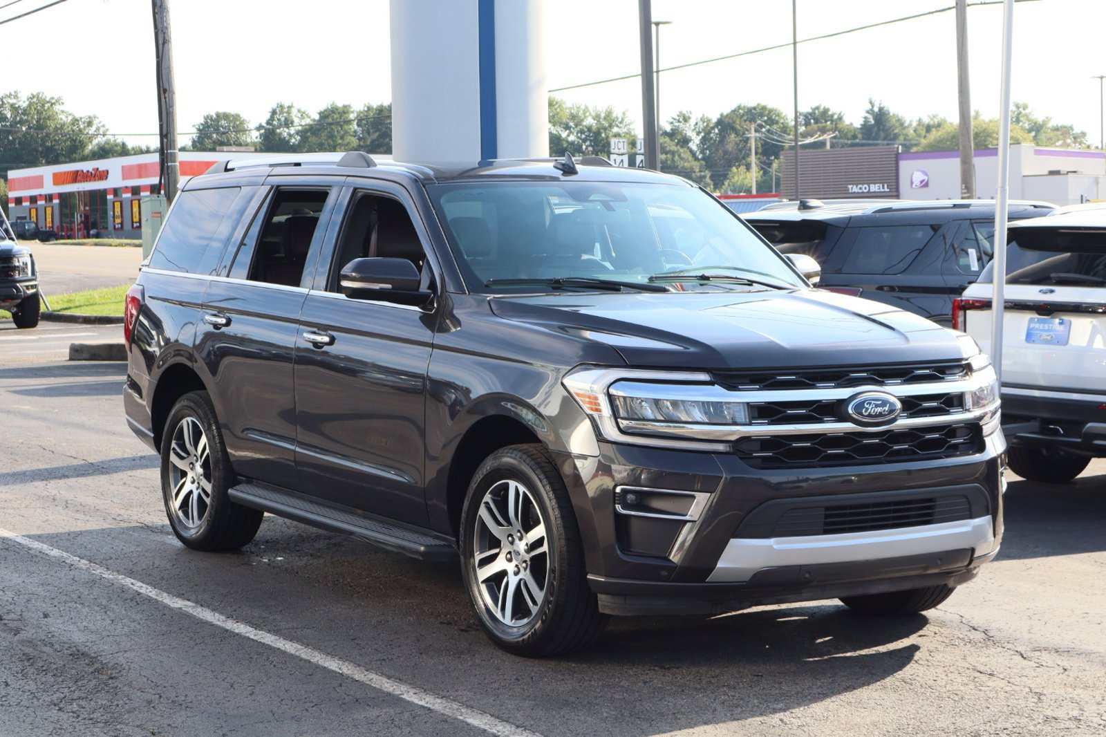 Used 2024 Ford Expedition Limited AWD/4WD image 9