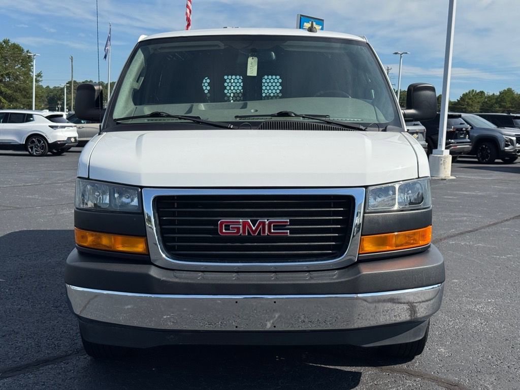 Used 2023 GMC Savana 2500 w/ Driver Convenience Package image 8