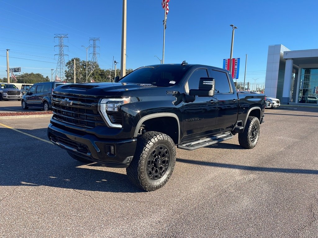 Used 2024 Chevrolet Silverado 2500 LTZ w/ LTZ Plus Package image 2