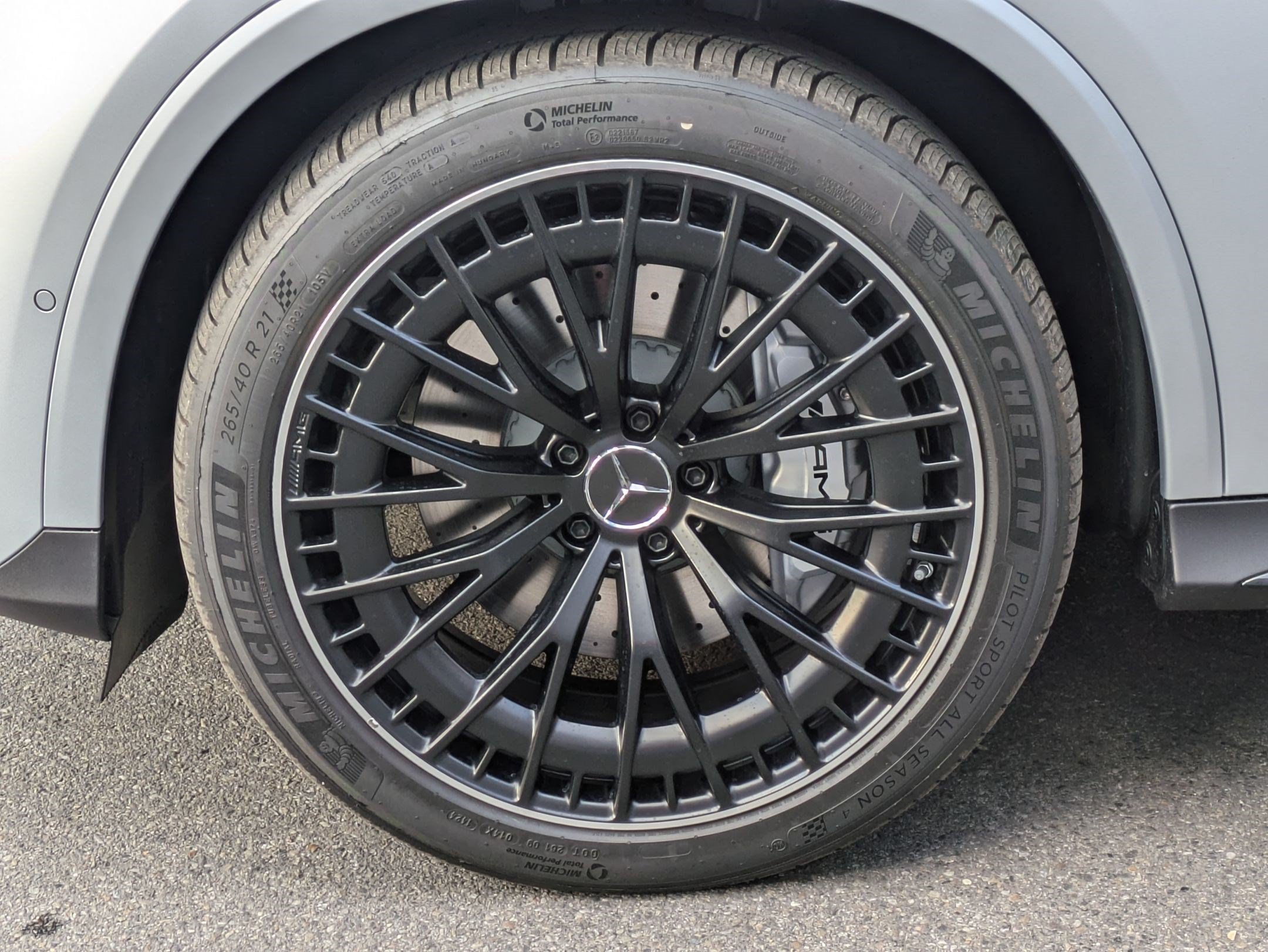 New 2025 Mercedes-Benz GLC 43 AMG 4MATIC image 21