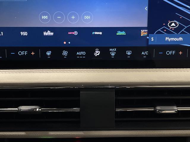Used 2025 Lincoln Corsair Reserve w/ Towing Package AWD/4WD image 19