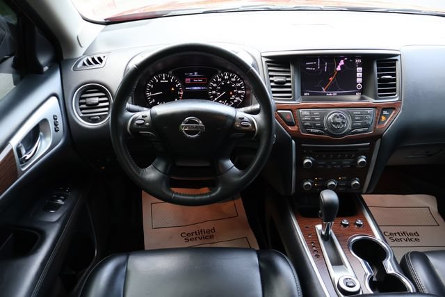 Used 2017 Nissan Pathfinder Platinum AWD/4WD image 5