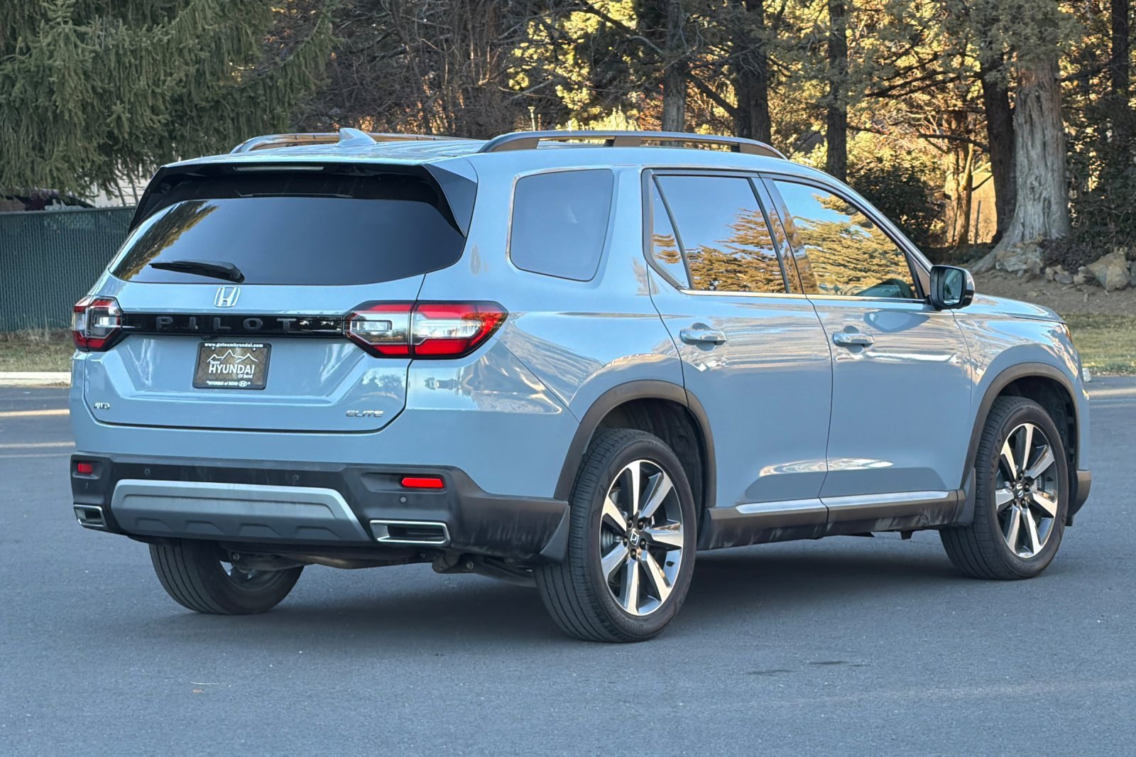 Used 2023 Honda Pilot Elite image 4