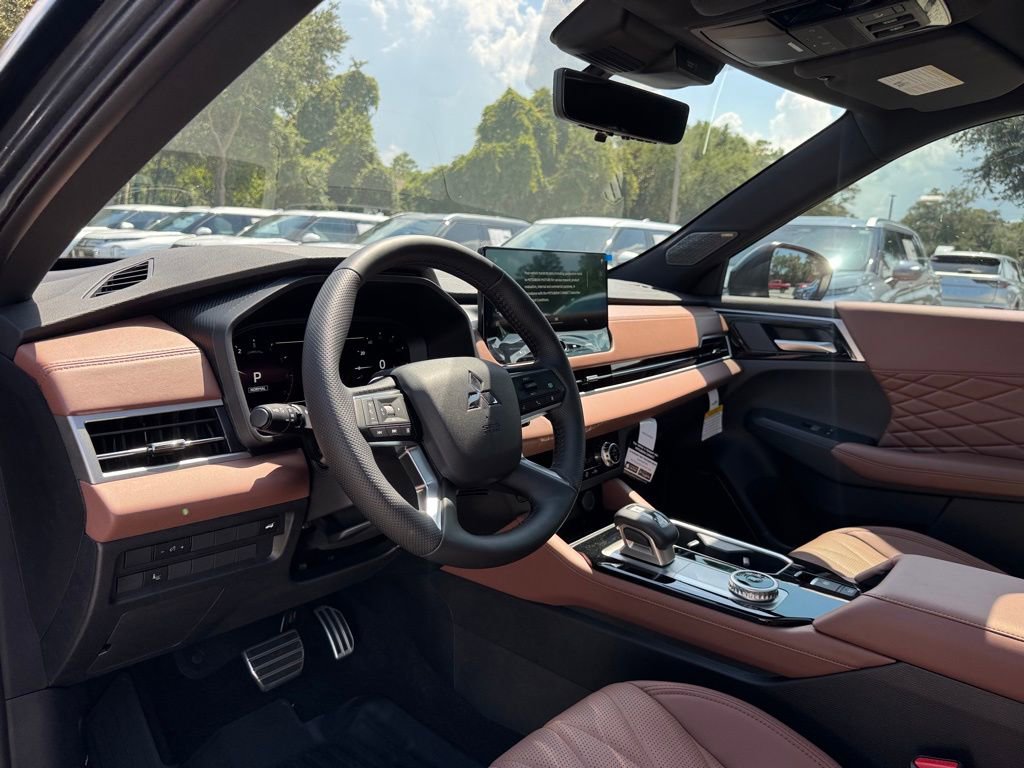 New 2025 Mitsubishi Outlander SEL image 28