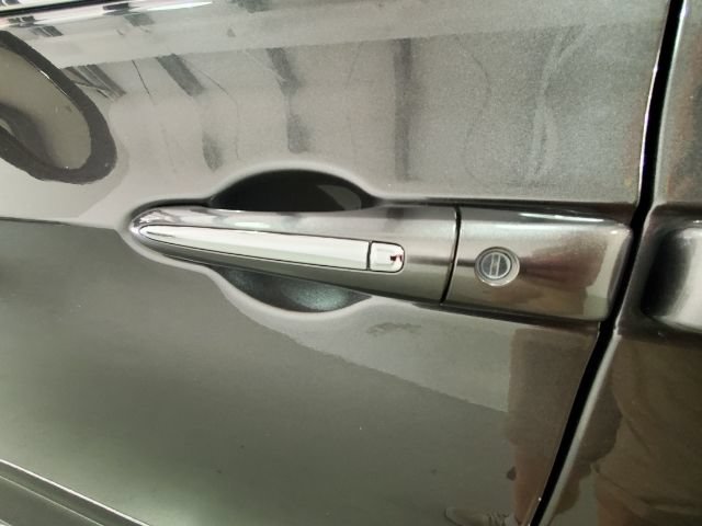 Used 2020 Chrysler Pacifica Touring-L Plus w/ Advanced Safetytec Group FWD image 12