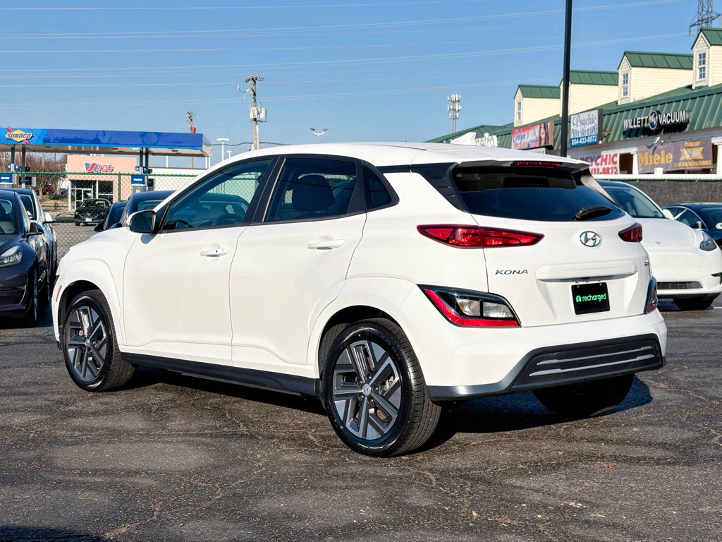 Used 2023 Hyundai Kona SE w/ Cargo Package image 2