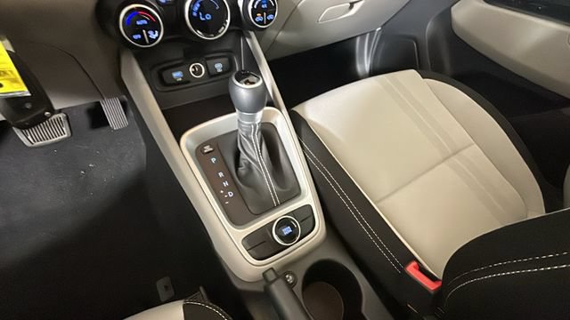 Certified 2023 Hyundai Venue SEL FWD image 20