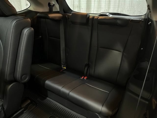 Certified 2025 Toyota Highlander Platinum AWD/4WD image 12