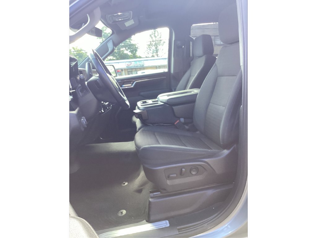 Used 2024 Chevrolet Silverado 1500 LT AWD/4WD image 9