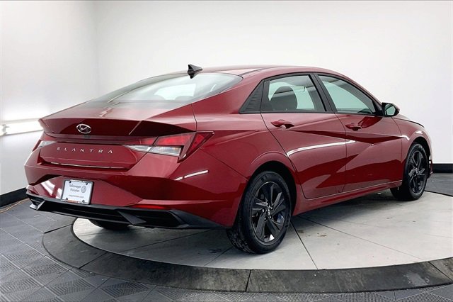 Used 2023 Hyundai Elantra SEL image 13