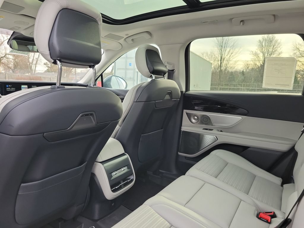 New 2026 Lincoln Nautilus Reserve AWD/4WD image 15