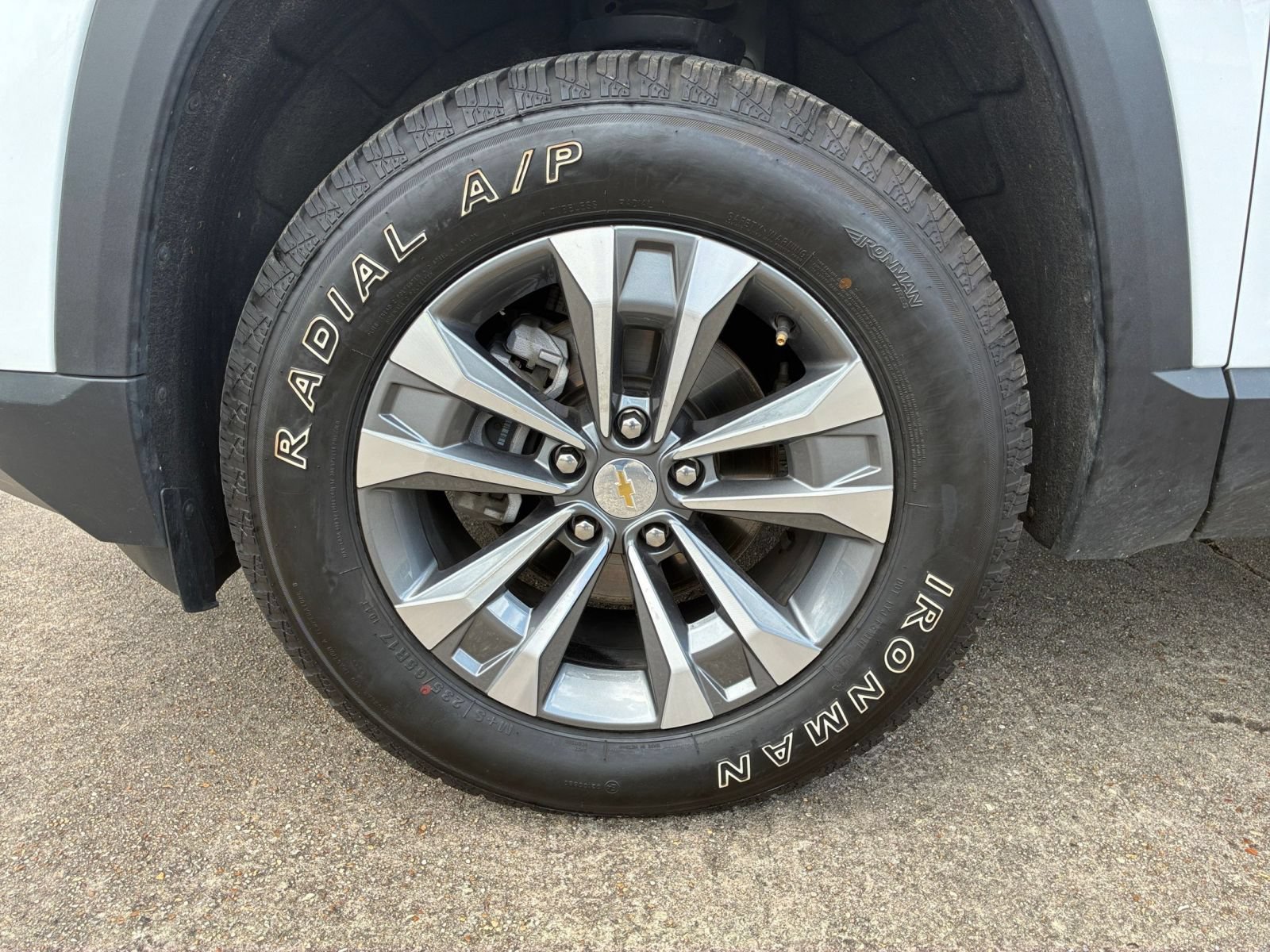 Used 2025 Chevrolet Equinox LT FWD image 29