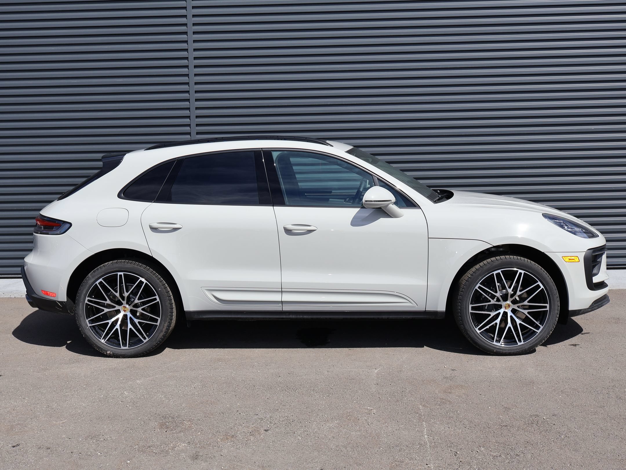 New 2026 Porsche Macan AWD/4WD image 10