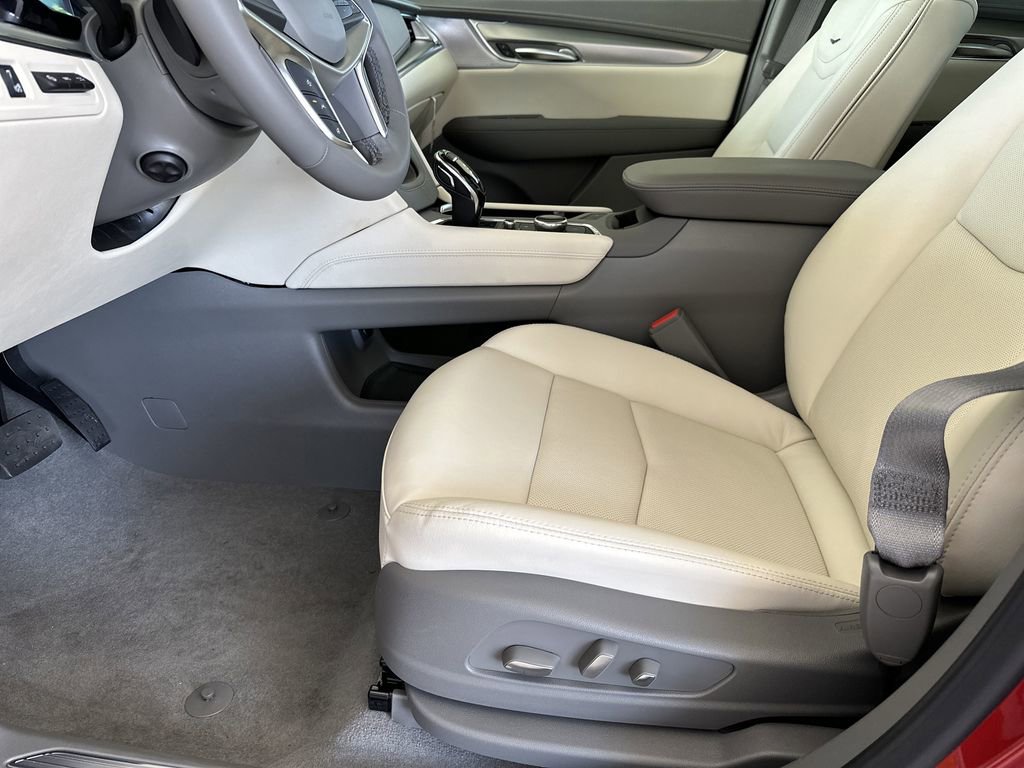 New 2026 Cadillac XT5 Premium Luxury w/ Driver Assist Package FWD image 14