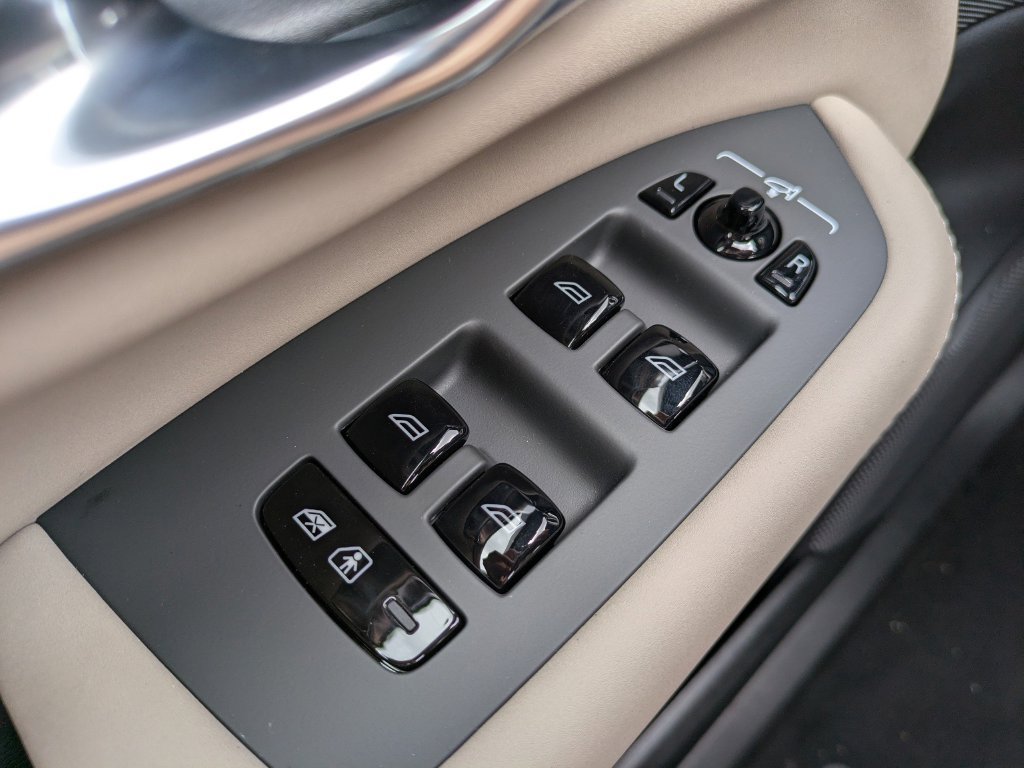 New 2026 Volvo XC90 T8 Ultra w/ Protection Package Premier AWD/4WD image 23