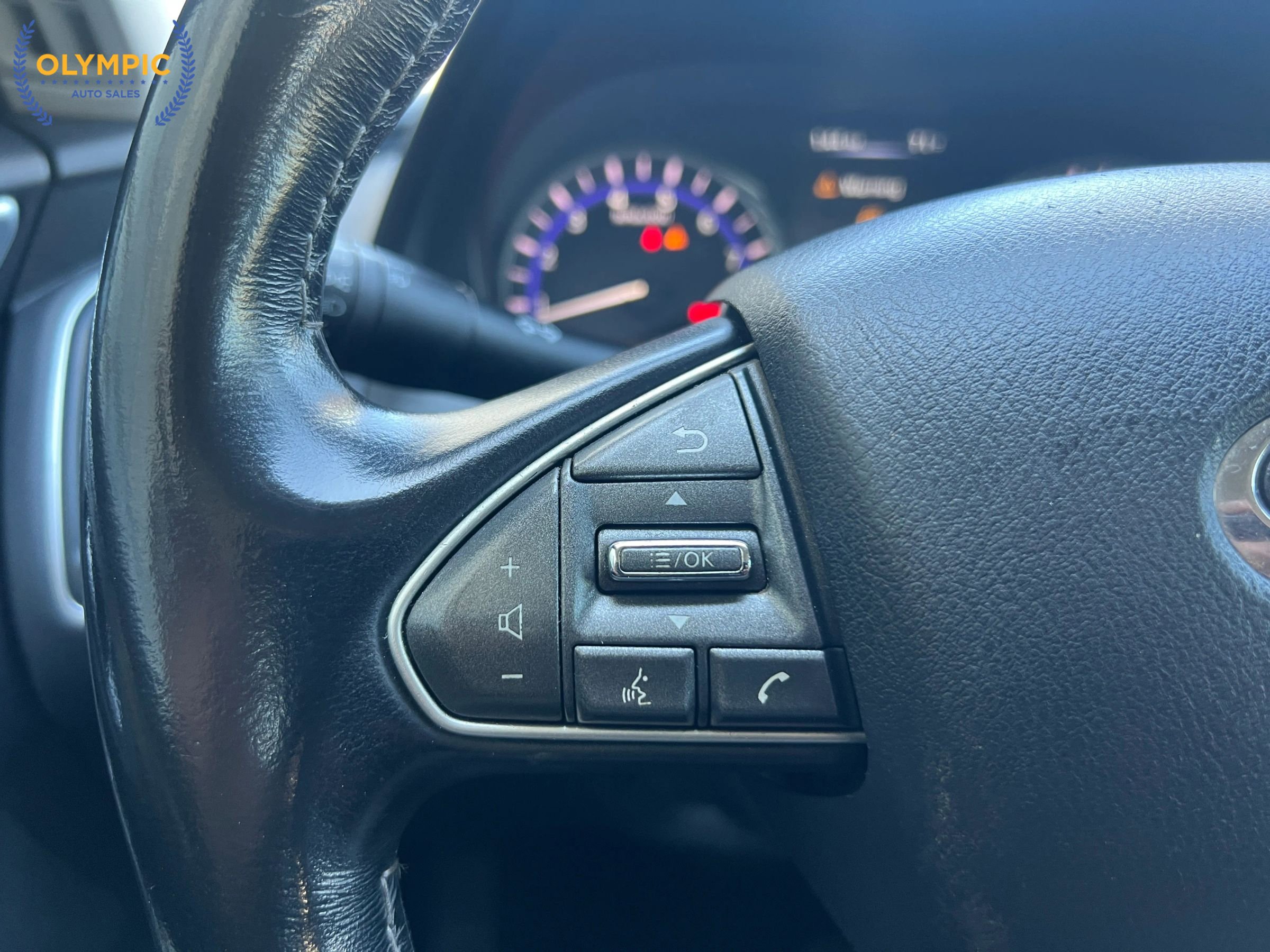 Used 2014 INFINITI Q50 Premium w/ Navigation Package RWD image 23