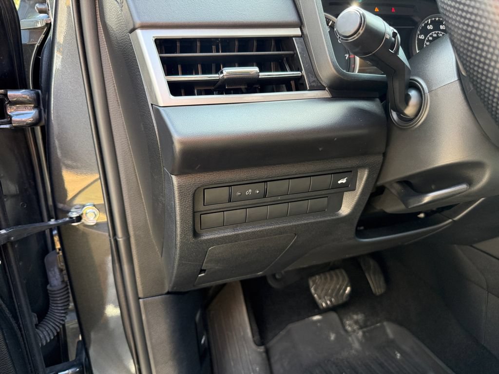 Used 2024 Mitsubishi Outlander SE FWD image 18