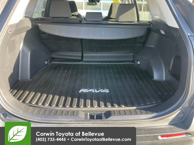Used 2021 Toyota RAV4 XLE w/ Convenience Package image 30