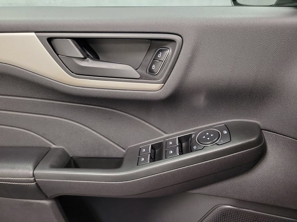 Used 2022 Ford Escape SE FWD image 18