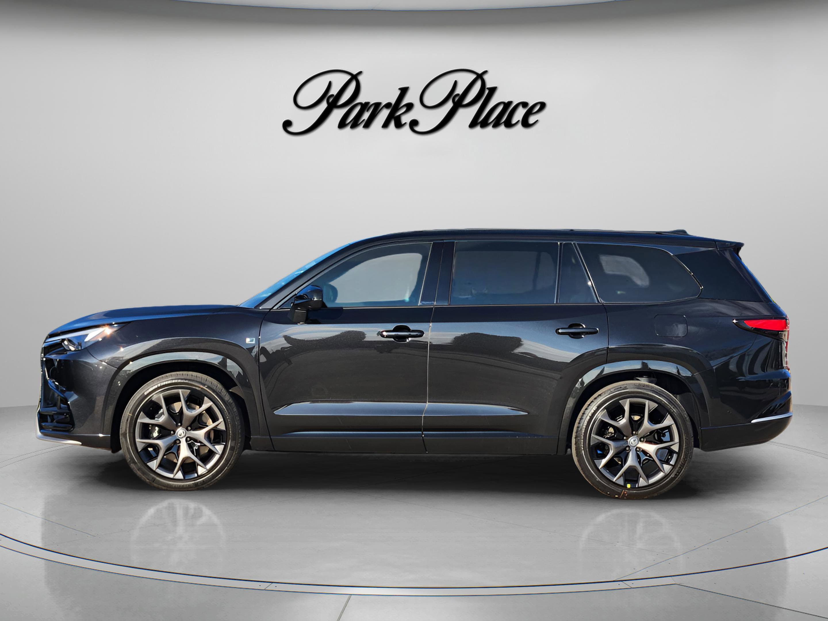 New 2026 Lexus TX 500h AWD image 2