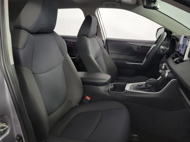 Used 2025 Toyota RAV4 LE AWD/4WD image 15