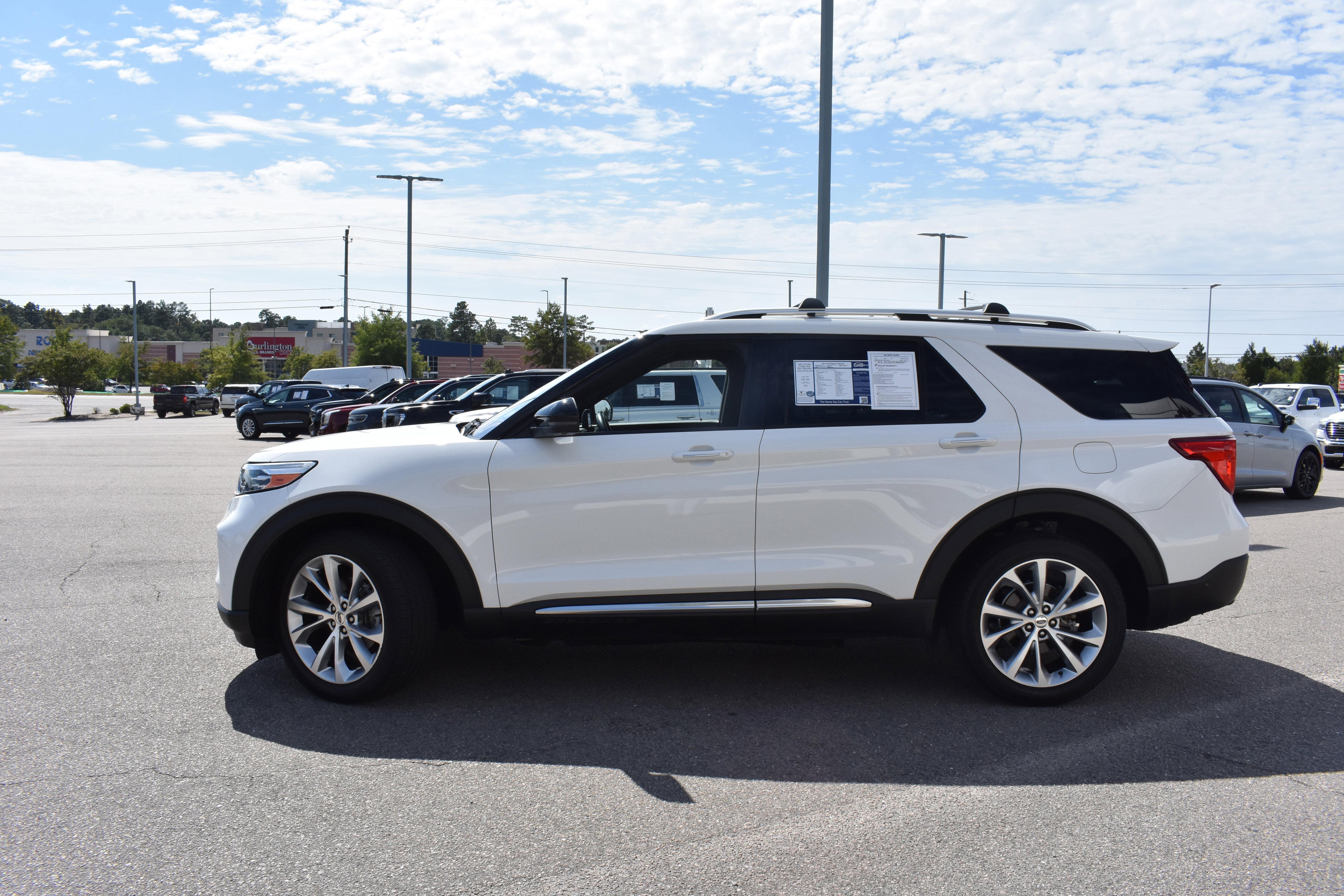 Used 2021 Ford Explorer Platinum w/ Equipment Group 601A image 6