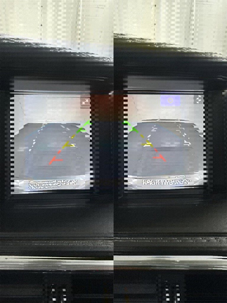 Used 2017 INFINITI QX30 Premium w/ Navigation Package image 24