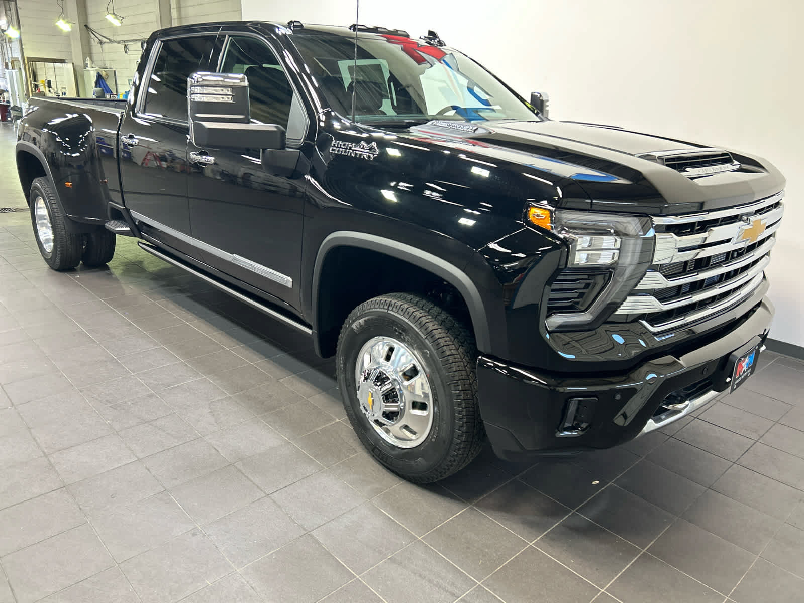 New 2026 Chevrolet Silverado 3500 High Country w/ High Country Premium Package AWD/4WD image 2