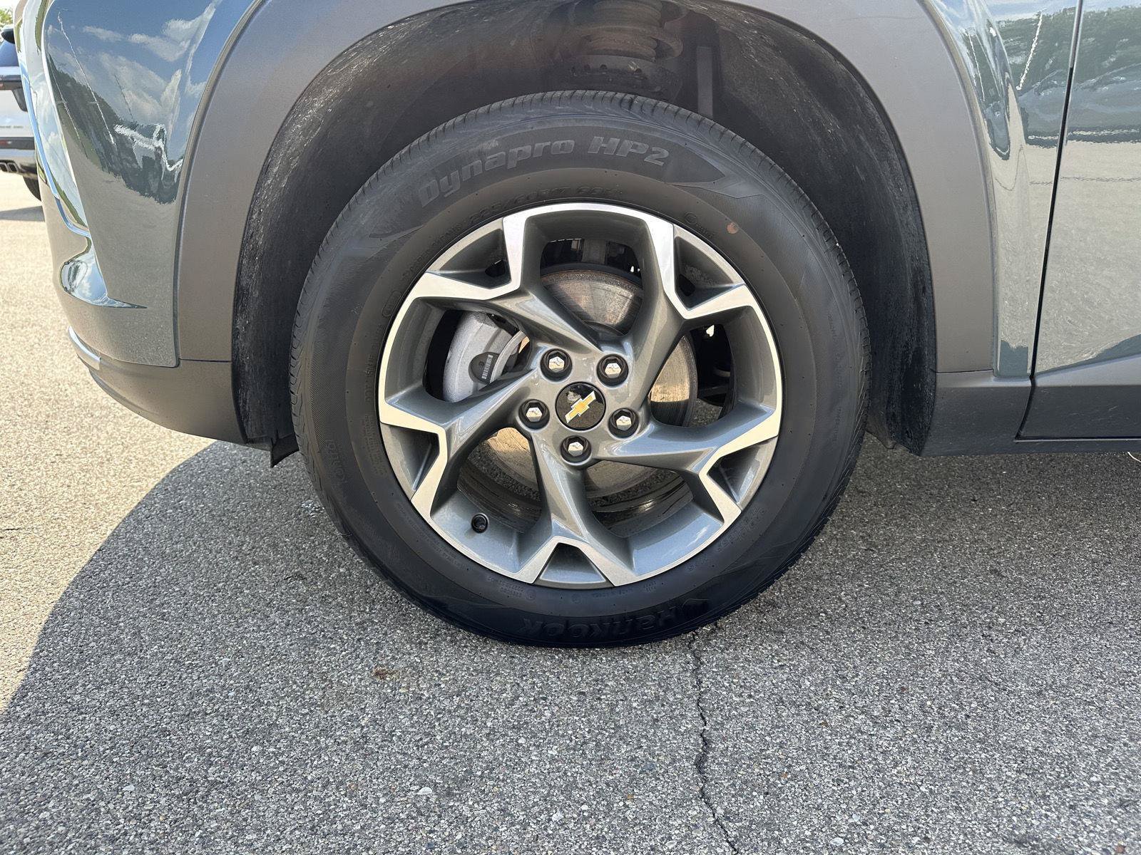 Used 2025 Chevrolet Trax LT FWD image 5