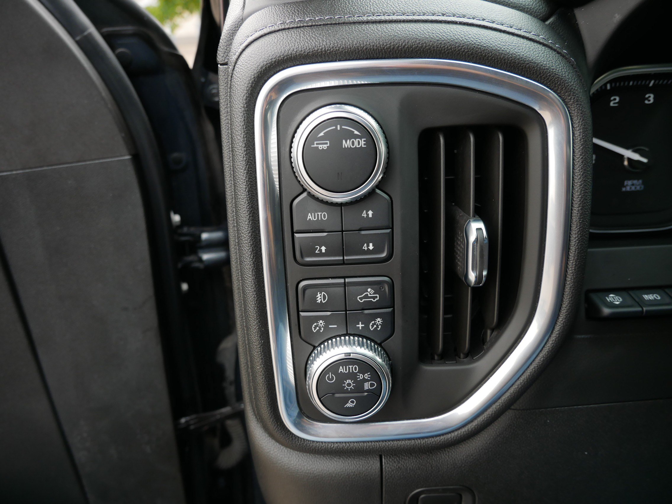 Used 2021 GMC Sierra 1500 Denali w/ Denali Ultimate Package AWD/4WD image 26