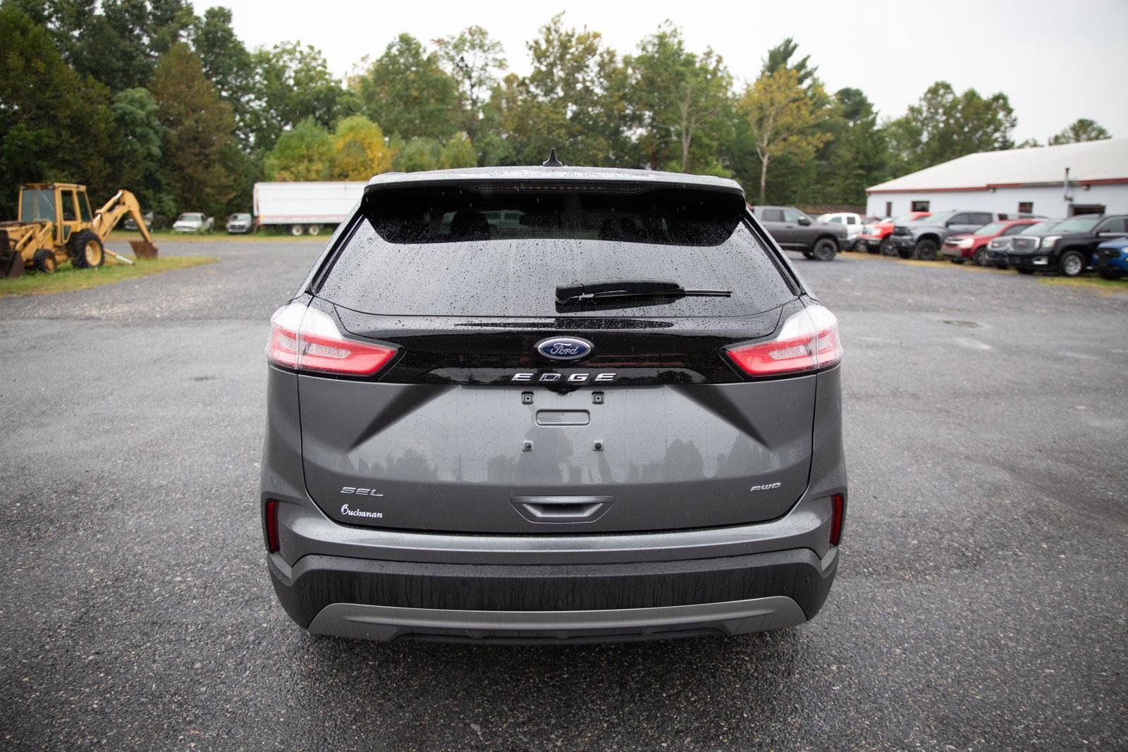 Used 2024 Ford Edge SEL image 9