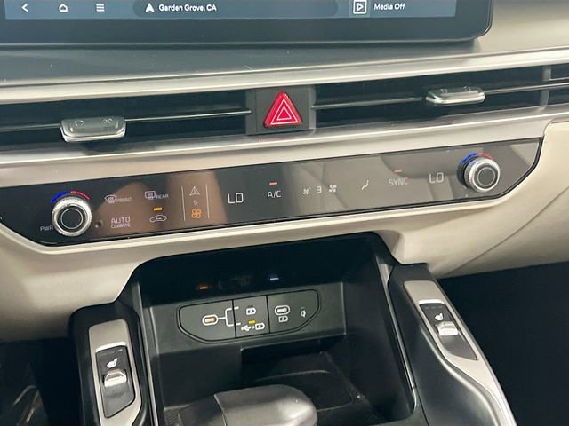 Used 2024 Kia Sorento S w/ Panoramic Sunroof Package image 16