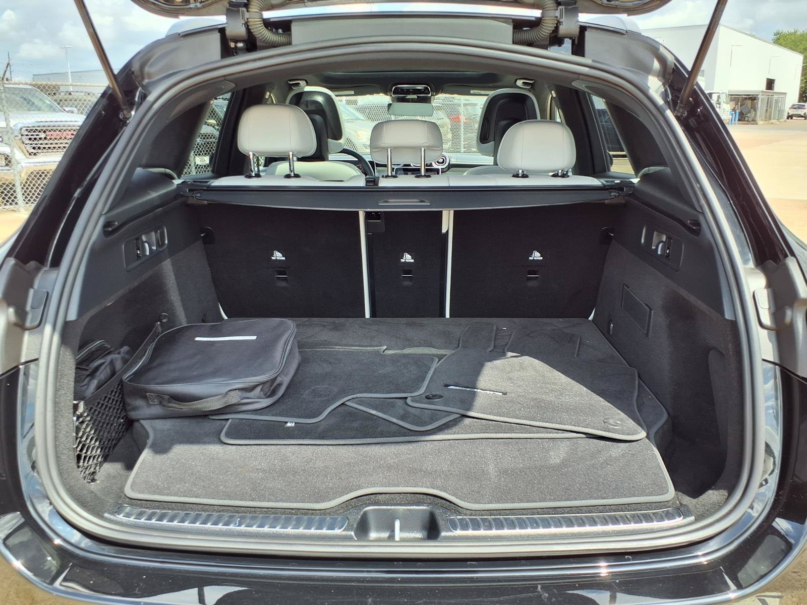 Used 2025 Mercedes-Benz GLC 350e 4MATIC image 22
