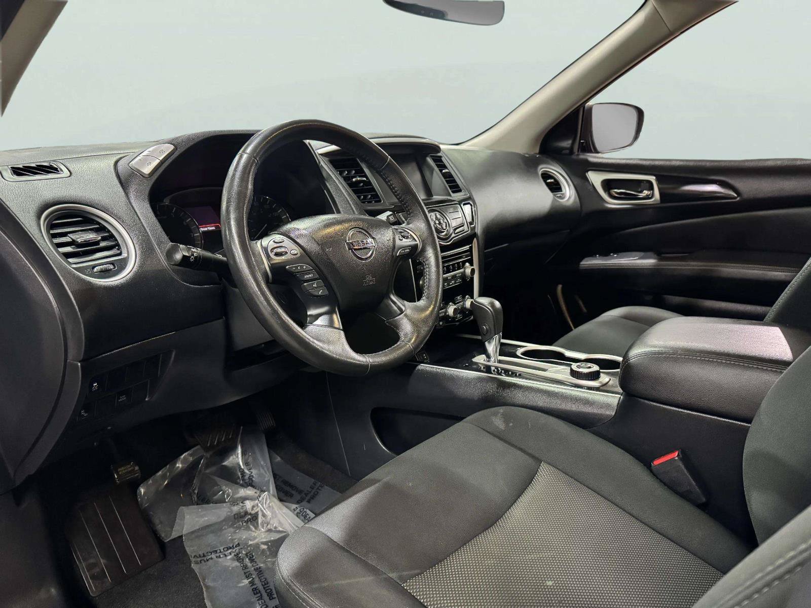 Used 2019 Nissan Pathfinder SV AWD/4WD image 26