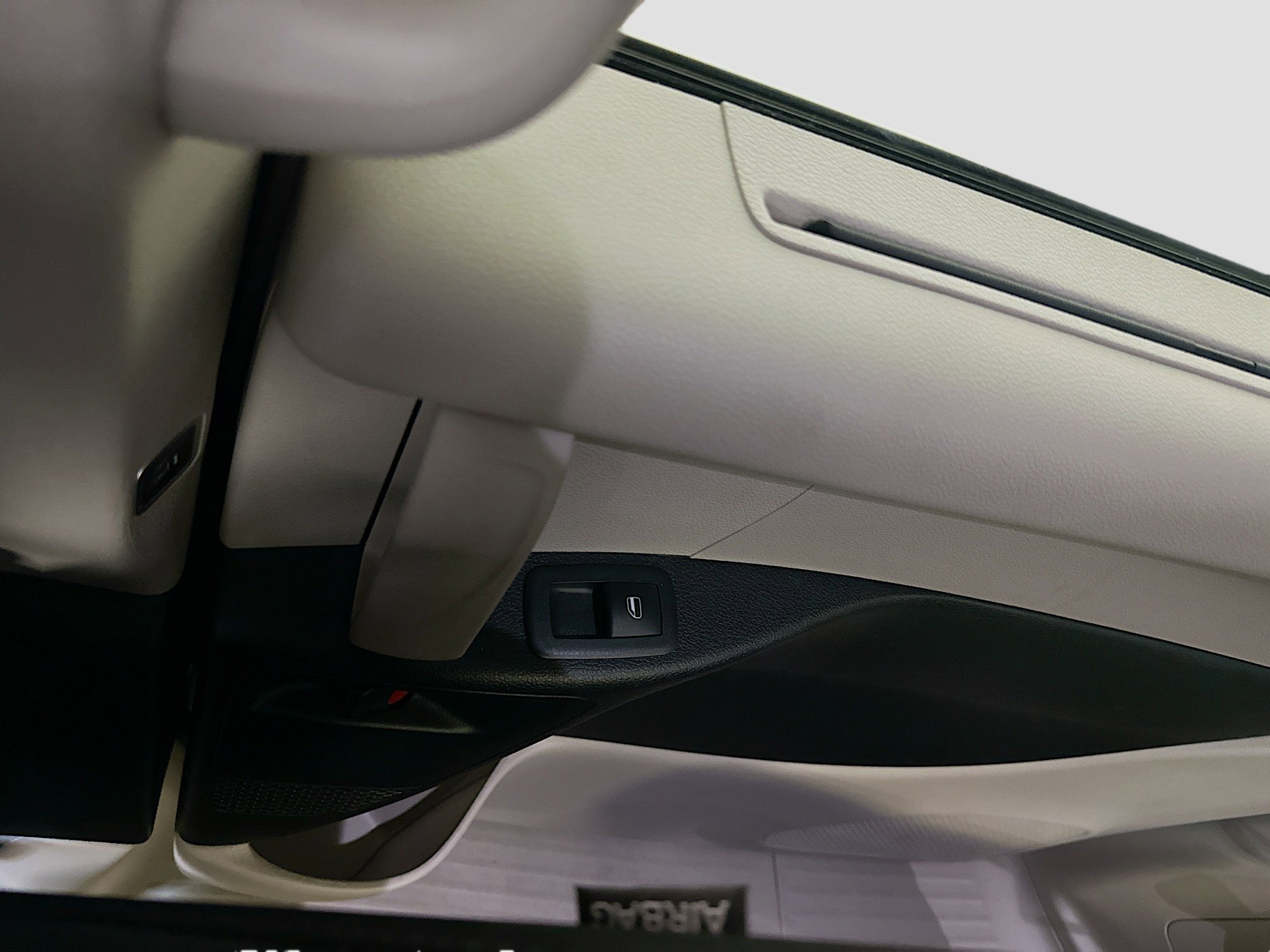 Used 2024 Chrysler Pacifica Touring-L FWD image 32
