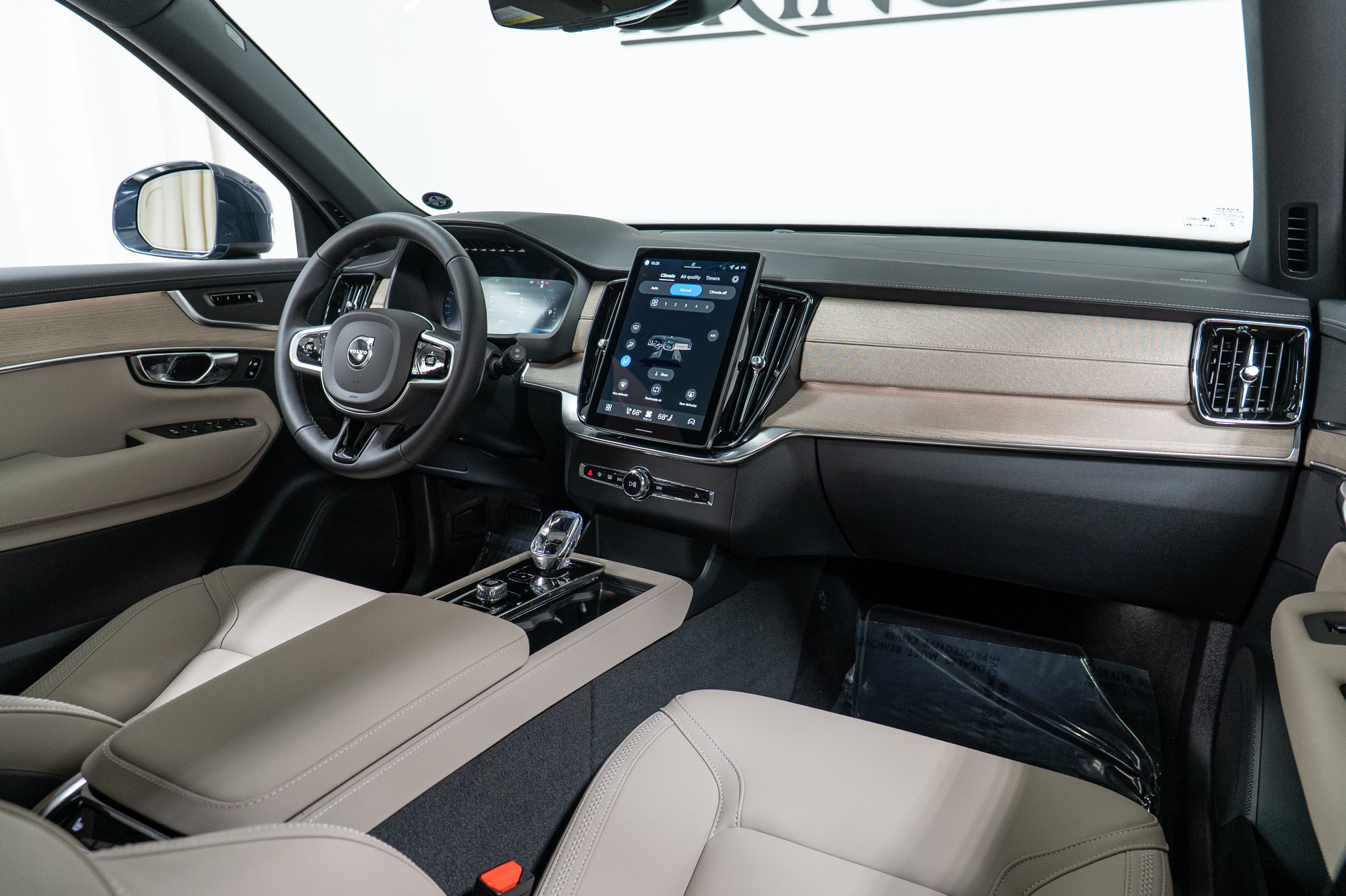 New 2026 Volvo XC90 B6 Core AWD/4WD image 14