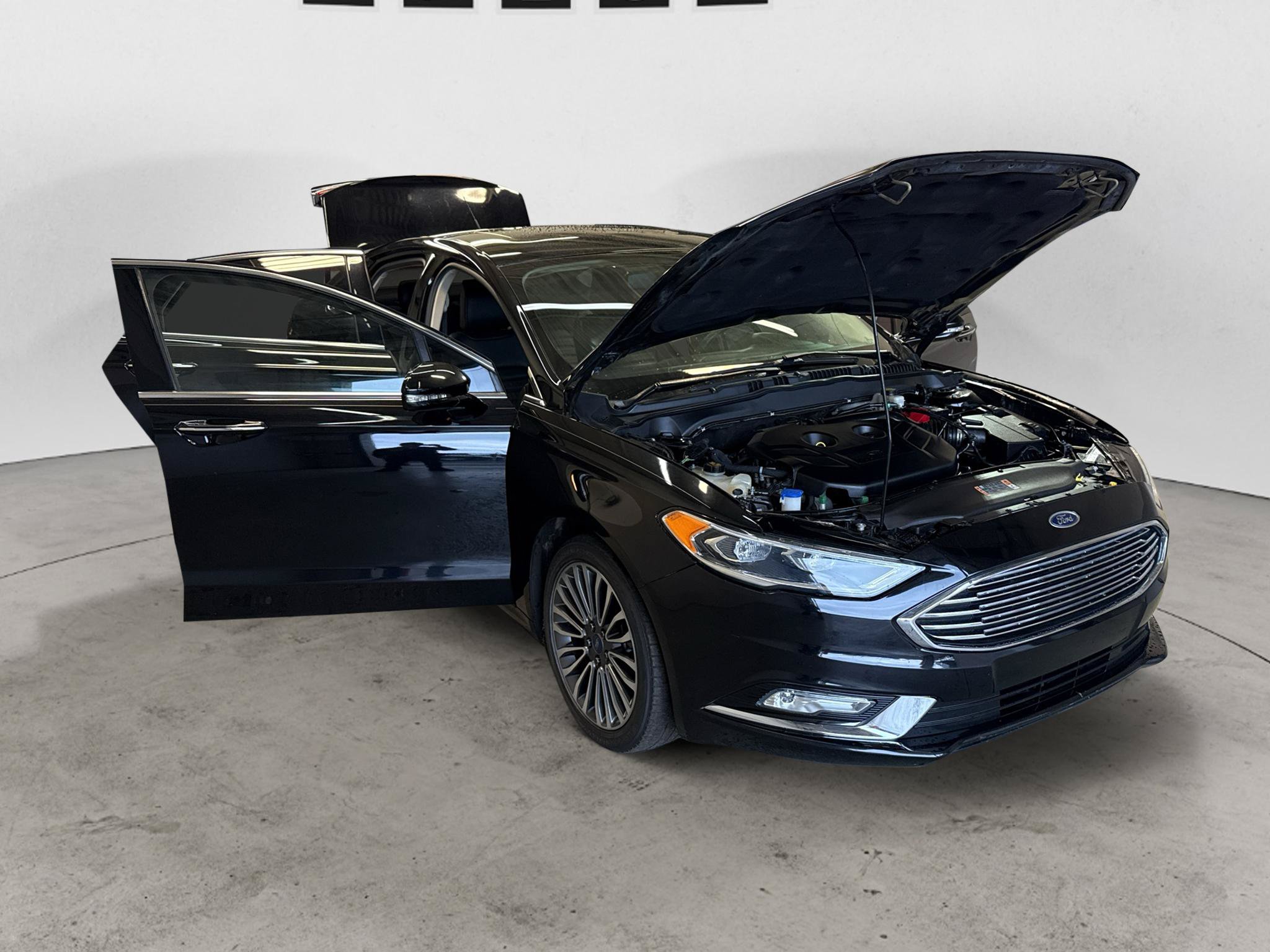 Used 2017 Ford Fusion SE w/ Fusion SE Technology Package AWD/4WD image 9