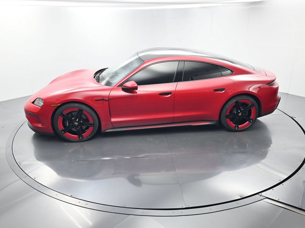 Certified 2025 Porsche Taycan AWD/4WD image 32