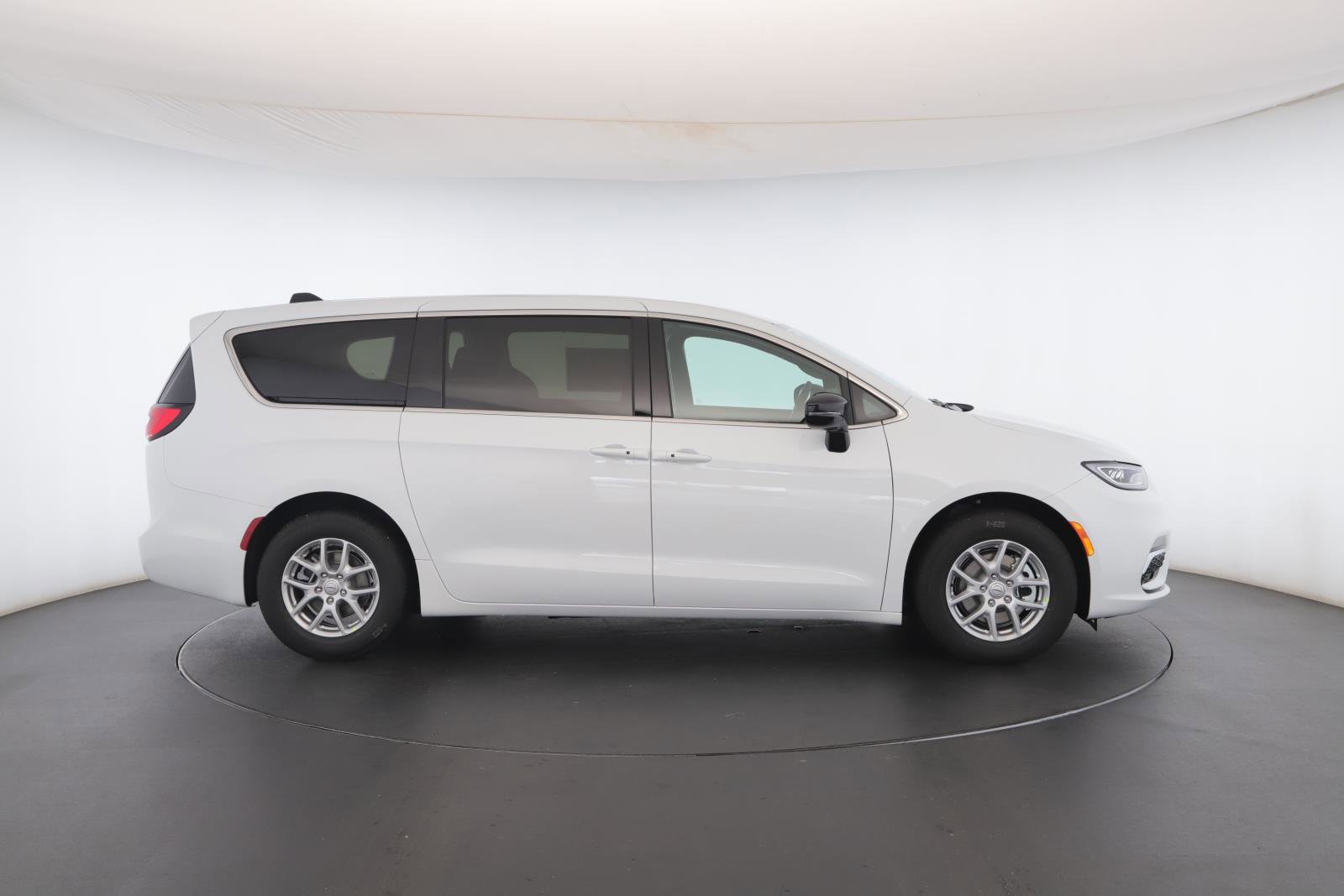 New 2026 Chrysler Pacifica Select image 31