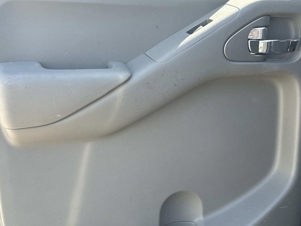 Certified 2020 Nissan Frontier SV RWD image 12