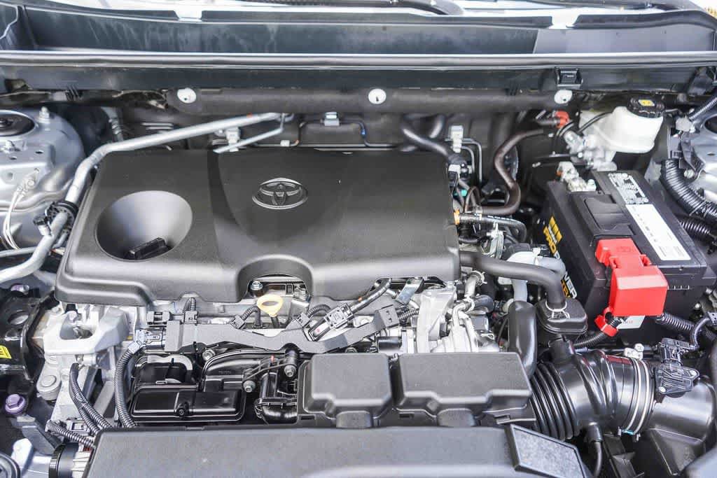 Used 2021 Toyota RAV4 LE w/ Carpet Mat Package (TMS) FWD image 39