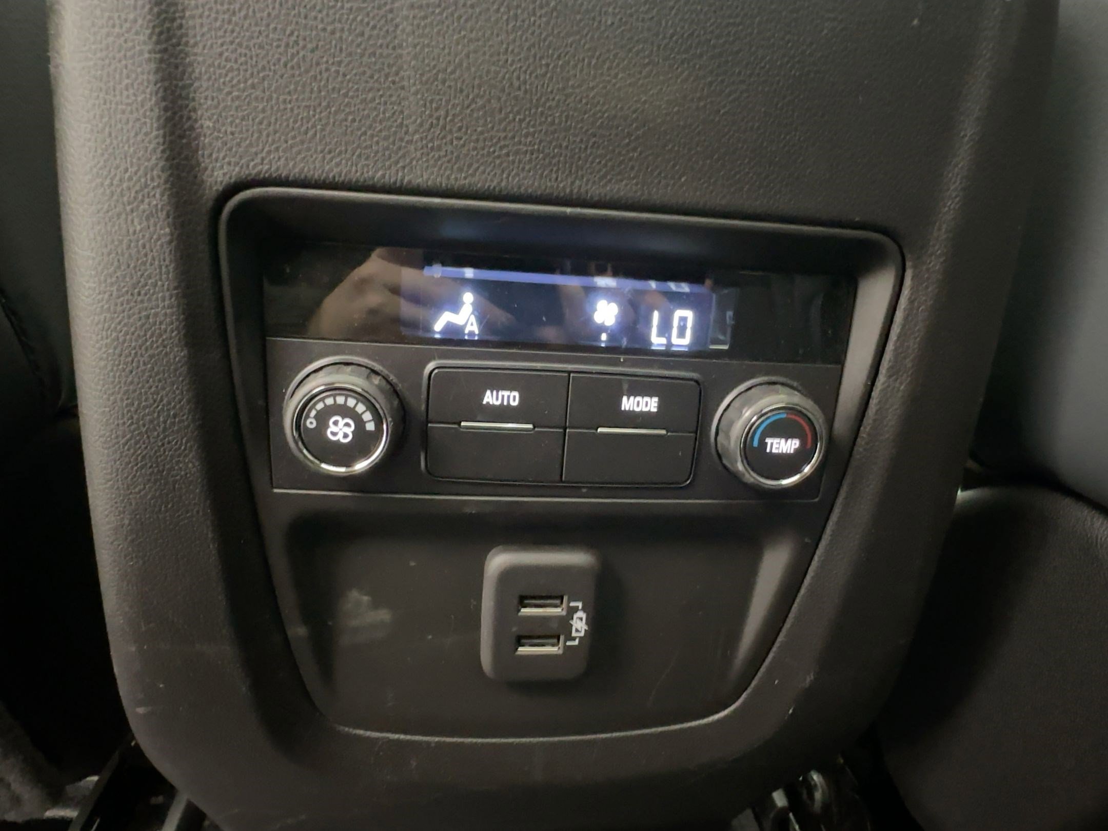 Used 2024 Buick Enclave Essence w/ Experience Buick Package image 32